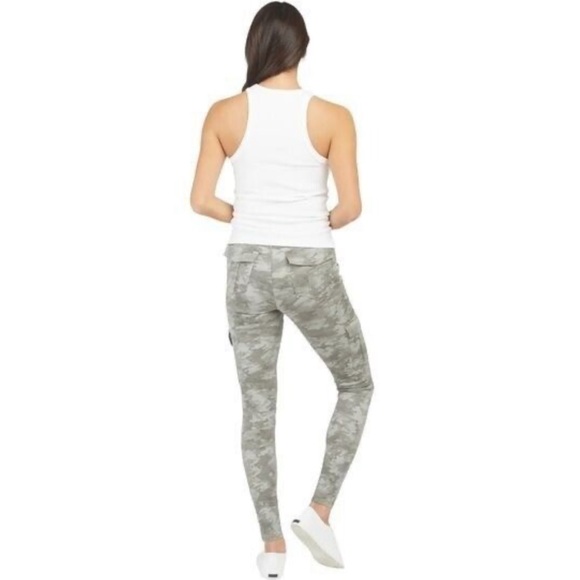 NWT SPANX Camo Cargo Skinny Jeans Jeggings - Picture 3 of 9